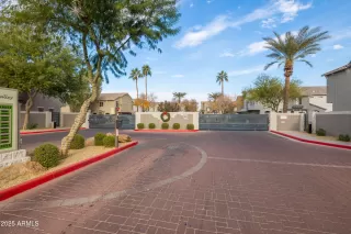 Photo #5: 6802145 Listing