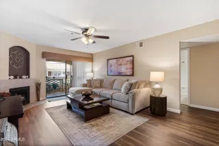 Photo #5: 6802287 Listing 