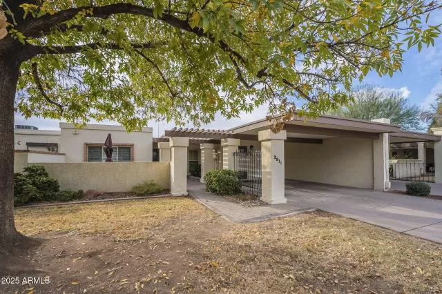MLS: 6802328 Condo For Sale