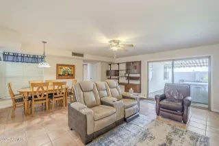 Photo #6: 6802328 Listing 