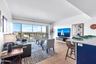 Photo #5: 6802343 Listing