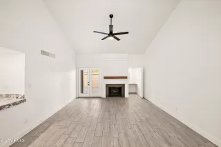 Photo #5: 6802383 Listing