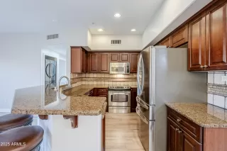 Photo #6: 6802404 Listing