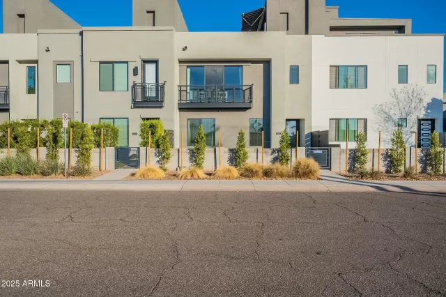 MLS: 6802474 Condo For Sale