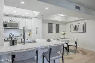 Photo #6: 6802513 Listing 