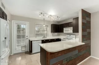 Photo #4: 6802656 Listing 