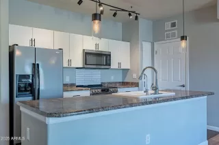 Photo #3: 6802759 Listing 