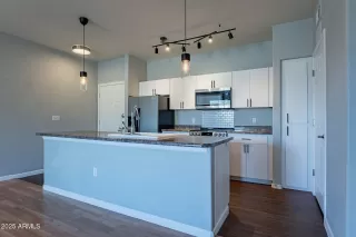 Photo #5: 6802759 Listing 