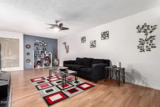 Photo #5: 6802831 Listing 