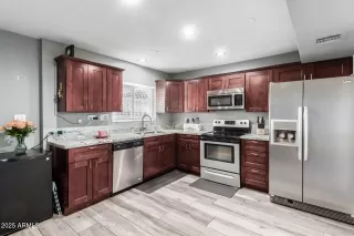 Photo #3: 6802920 Listing