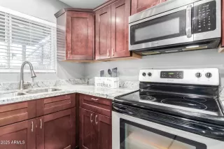 Photo #4: 6802920 Listing