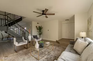 Photo #4: 6802969 Listing