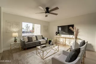 Photo #6: 6802969 Listing