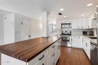 Photo #3: 6803084 Listing