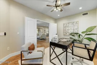 Photo #5: 6803135 Listing