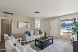 Photo #2: 6803273 Listing 