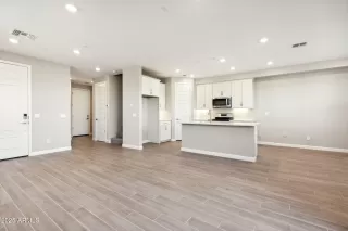 Photo #1: 6803342 Listing