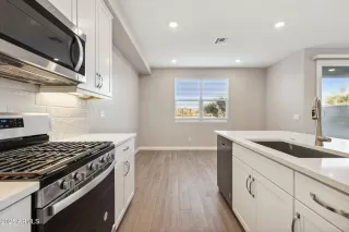 Photo #5: 6803342 Listing