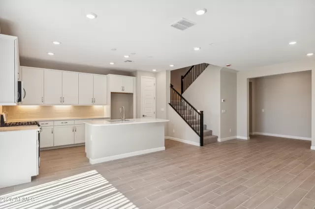 MLS: 6803624 Condo For Sale