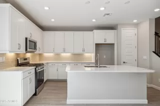 Photo #3: 6803624 Listing 