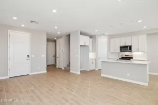 Photo #2: 6803680 Listing 