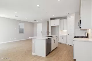 Photo #6: 6803680 Listing 