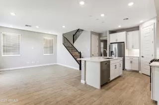 Photo #3: 6803722 Listing 