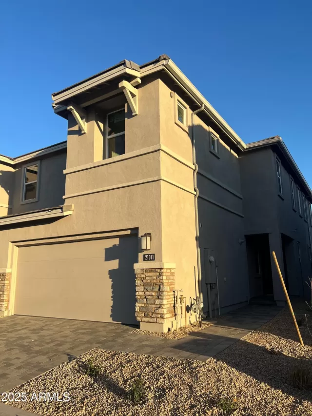 MLS: 6803766 Condo For Sale