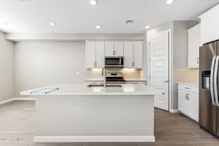Photo #4: 6803787 Listing