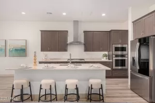 Photo #6: 6803898 Listing