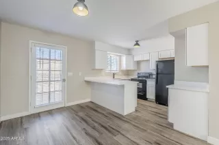 Photo #4: 6803960 Listing 