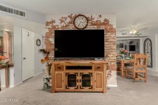 Photo #6: 6803986 Listing