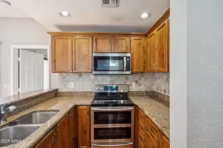 Photo #1: 6803999 Listing