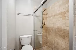 Photo #3: 6803999 Listing