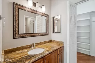 Photo #4: 6803999 Listing