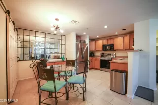 Photo #2: 6804051 Listing