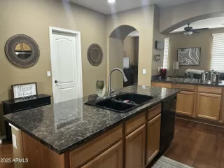 Photo #6: 6804812 Listing