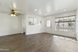 Photo #2: 6804884 Listing 