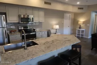 Photo #5: 6804904 Listing