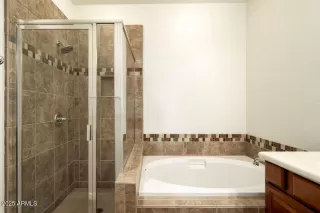 Photo #6: 6805022 Listing