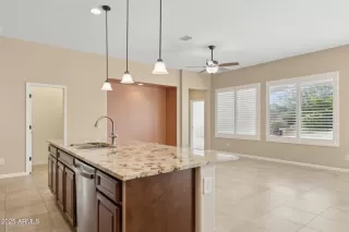 Photo #5: 6805220 Listing 