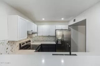 Photo #5: 6805323 Listing