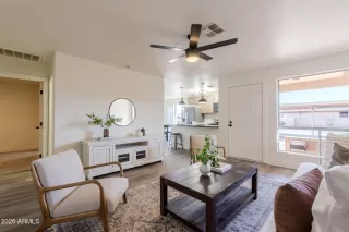 Photo #6: 6805468 Listing