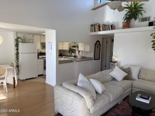 Photo #4: 6805477 Listing