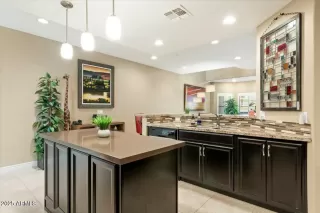 Photo #5: 6805701 Listing 