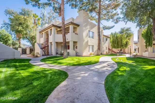 MLS: 6805868 Condo For Sale