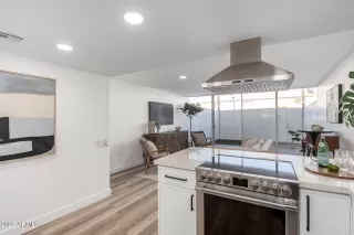 Photo #1: 6805978 Listing 