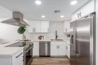 Photo #2: 6805978 Listing 