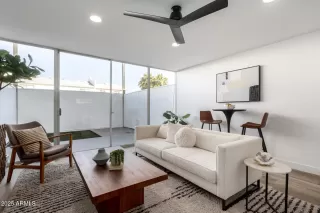 Photo #6: 6805978 Listing 