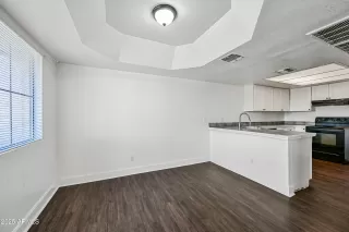 Photo #6: 6806204 Listing